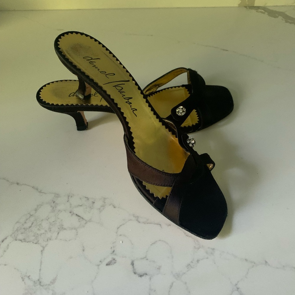 Daniel Barbara kitten heel